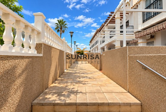 Bungalow · Herverkoop - Orihuela Costa · Punta Prima · Alicante · Spanje