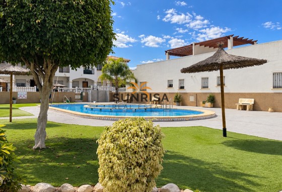 Bungalow · Herverkoop - Orihuela Costa · Punta Prima · Alicante · Spanje