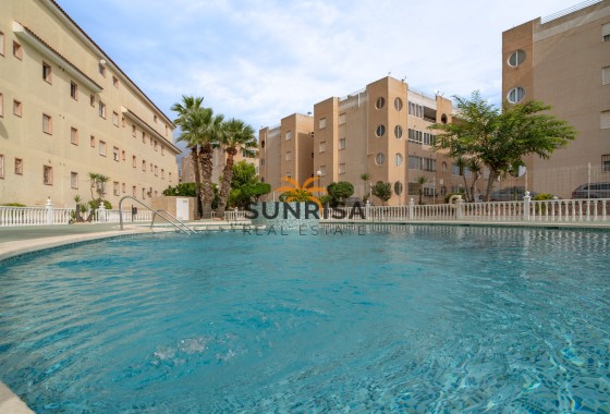Appartement · Herverkoop - Torrevieja · La Siesta - El Salado - Torreta · Alicante · Spanje