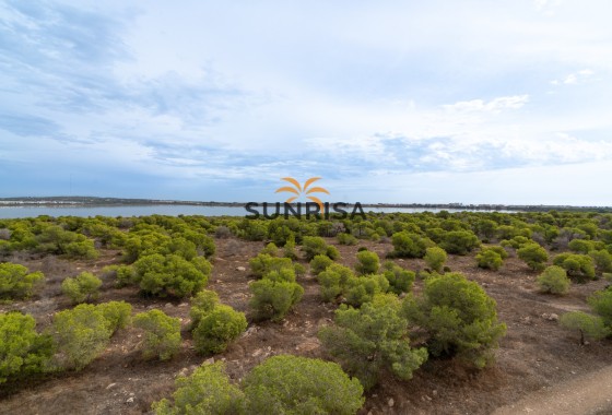 Appartement · Herverkoop - Torrevieja · La Siesta - El Salado - Torreta · Alicante · Spanje