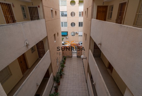 Appartement · Herverkoop - Torrevieja · La Siesta - El Salado - Torreta · Alicante · Spanje