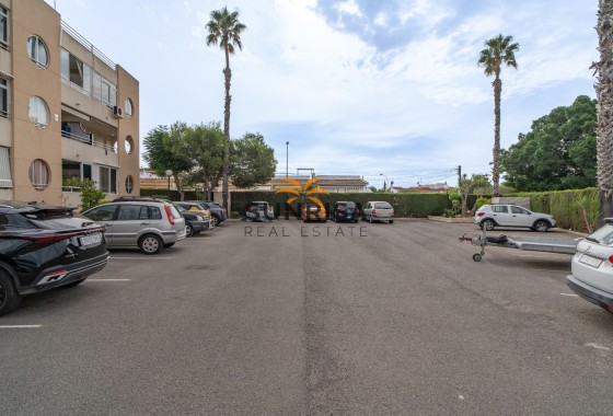 Appartement · Herverkoop - Torrevieja · La Siesta - El Salado - Torreta · Alicante · Spanje