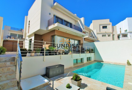 Villa · Resale - Villamartin · Alicante · Spain
