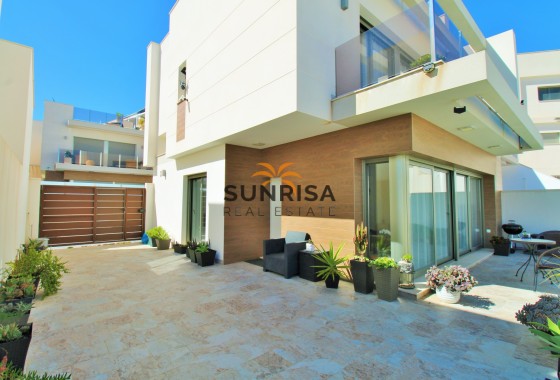 Villa · Resale - Villamartin · Alicante · Spain