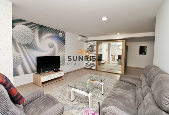 Villa · Resale - Villamartin · Alicante · Spain